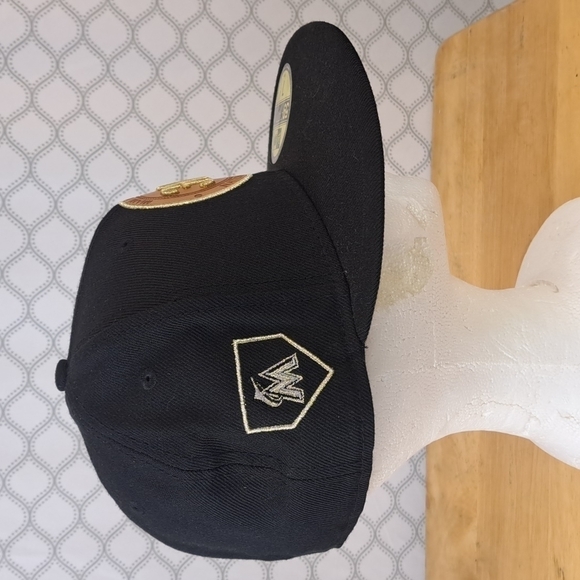 New Era Miami Marlins "305" 59fifty black and gold size 7 fitted baseball hat - Picture 6 of 11